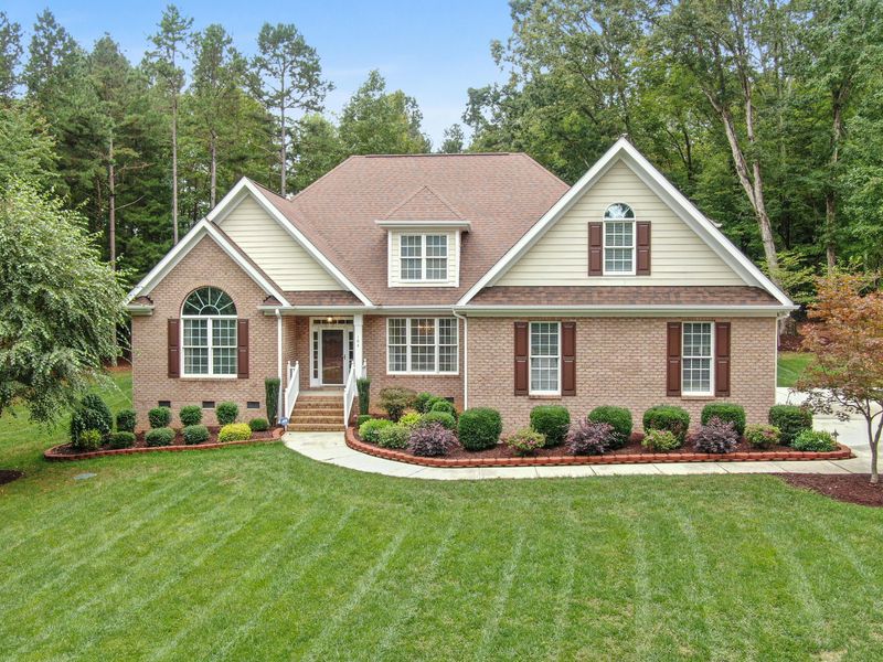 Roof Revivers is a roofing company in Apex, North Carolina.